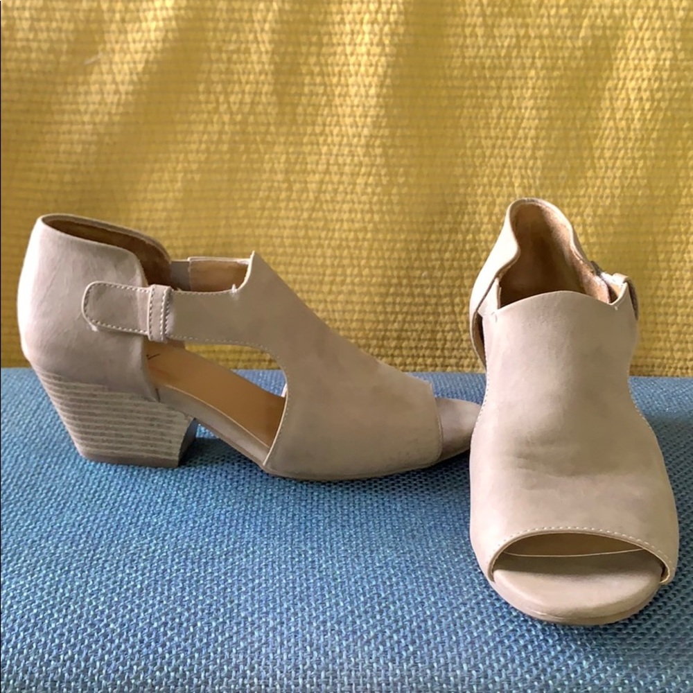 Natural soul Daya pump sandal